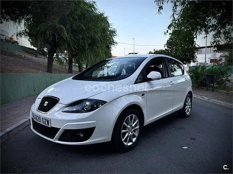 Usado Seat Altea Sport 125 CV (91 kW) 2010 Blanco Monovolumen