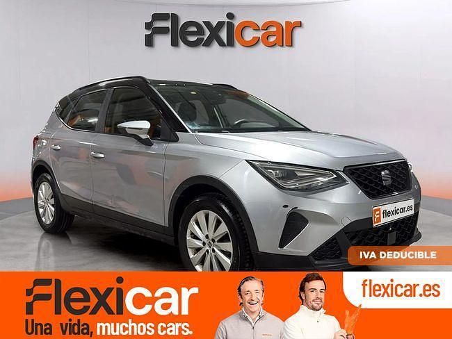 Usado Seat Arona Style 110 CV (80 kW) 2022 Gris SUV
