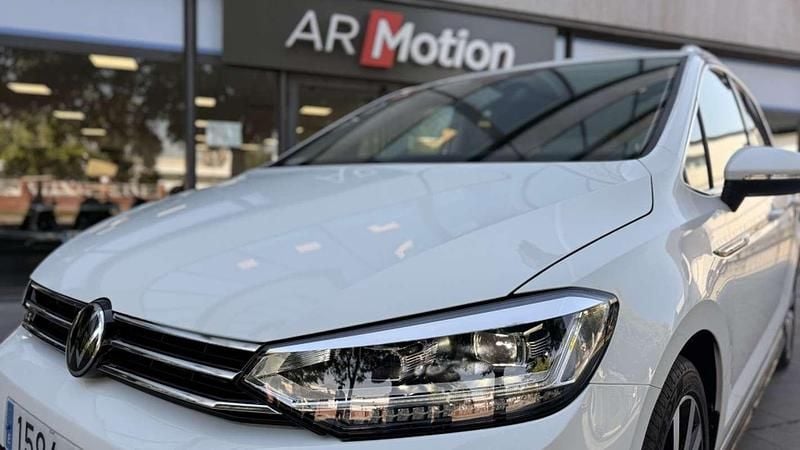 Usado VW Touran R-line 150 CV (110 kW) 2025 Blanco Monovolumen