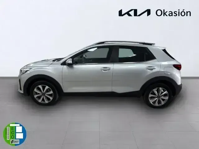 Usado Kia Stonic 101 CV (74 kW) 2023 Gris SUV