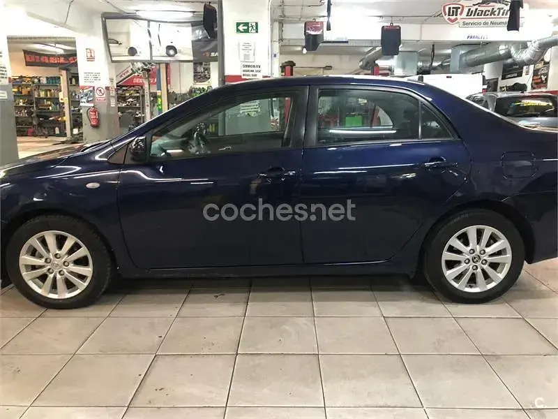 Usado Toyota Corolla Active 90 CV (66 kW) 2011 Azul Berlina