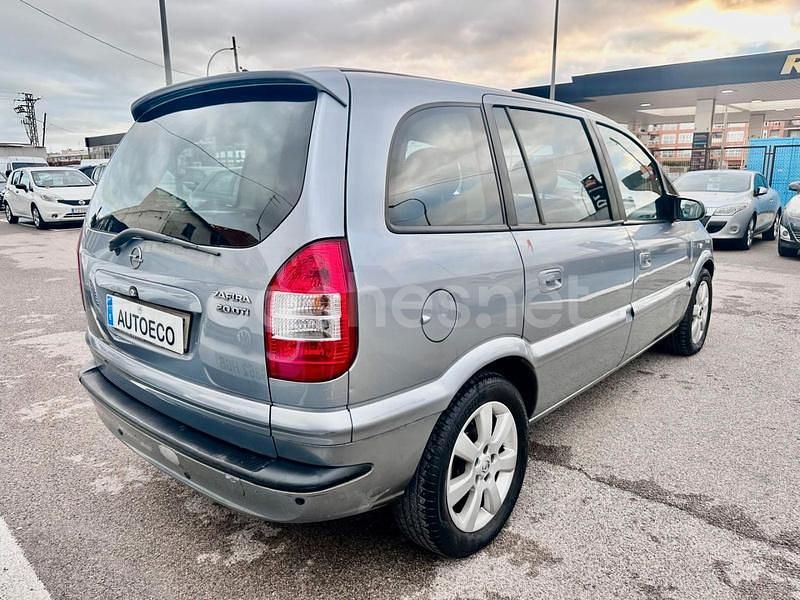 Usado Opel Zafira Elegance 100 CV (73 kW) 2005 Gris / plata Monovolumen
