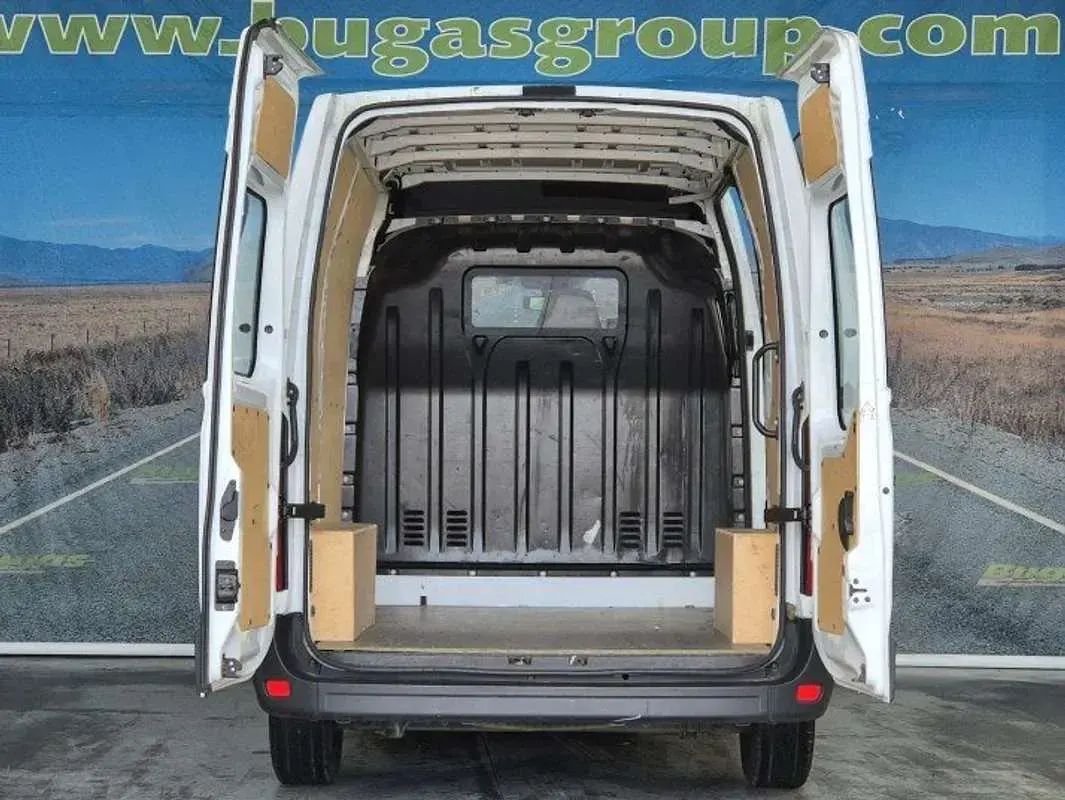 Usado Renault Master 135 CV (99 kW) 2021 Blanco Monovolumen