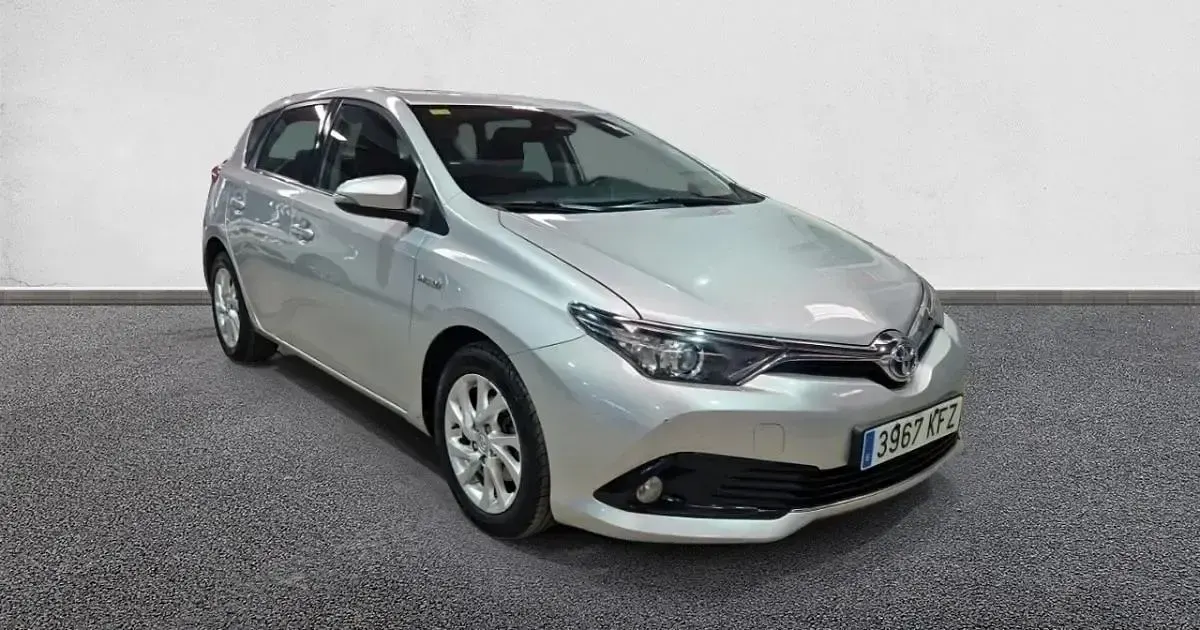 Usado Toyota Auris Hybrid Active 136 CV (100 kW) 2017