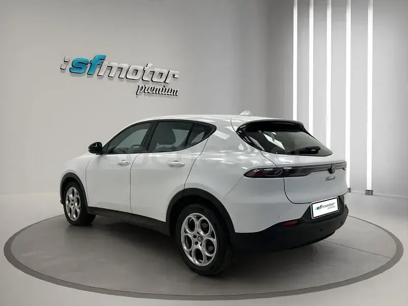 Usado Alfa Romeo Tonale Sprint 131 CV (96 kW) 2022 Blanco SUV