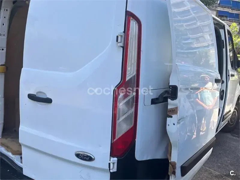 Usado Ford Tourneo Custom Trend 105 CV (77 kW) 2021 Blanco Van