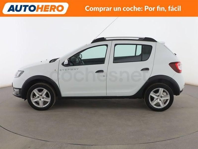 Usado Dacia Sandero Stepway 90 CV (66 kW) 2016 Blanco Berlina