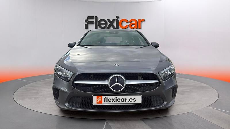 Usado Mercedes A180 116 CV (85 kW) 2019 Gris Berlina