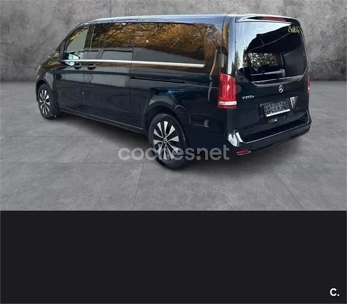 Usado Mercedes V300 Avantgarde 239 CV (175 kW) 2023 Negro Monovolumen