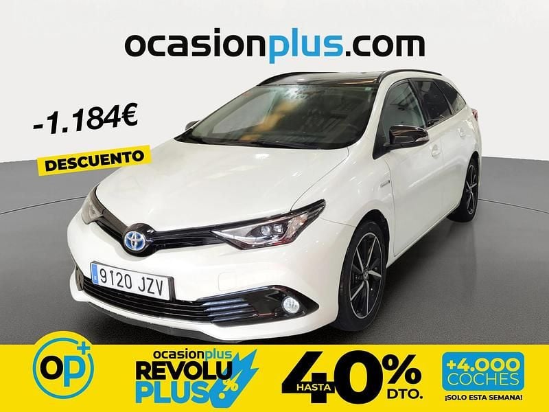 Usado Toyota Auris Hybrid 136 CV (100 kW) 2017 Blanco Familiar