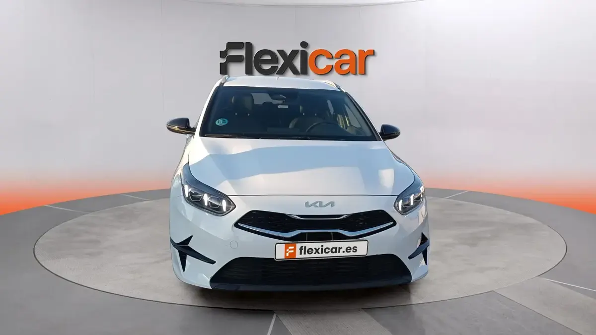 Usado Kia Ceed Style 100 CV (73 kW) 2025 Blanco Utilitario