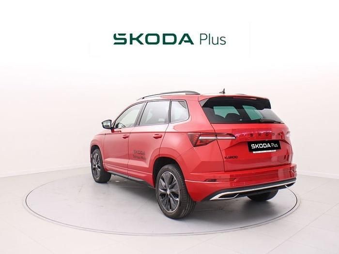 Rojo Usado 2025 Skoda Karoq SportLine SUV | 34.900 € - Imagen 1/4