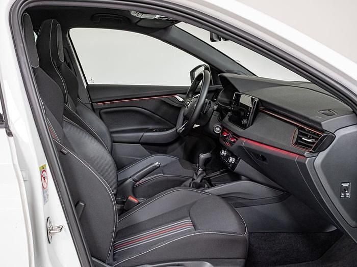 Usado Skoda Scala Monte Carlo 115 CV (84 kW) 2024 Blanco Utilitario