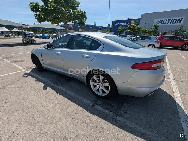 Usado Jaguar XF Premium Luxury 207 CV (152 kW) 2008 Gris / plata Berlina