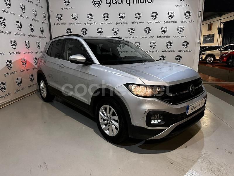 Usado VW T-Cross Advance 95 CV (69 kW) 2022 Gris / plata SUV