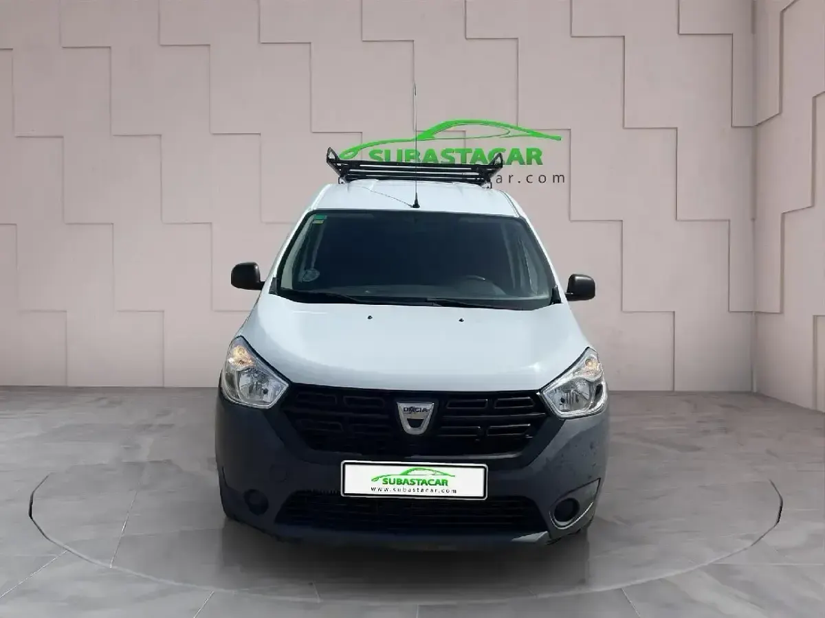 Usado Dacia Dokker Essentiel 75 CV (55 kW) 2019 Blanco Monovolumen