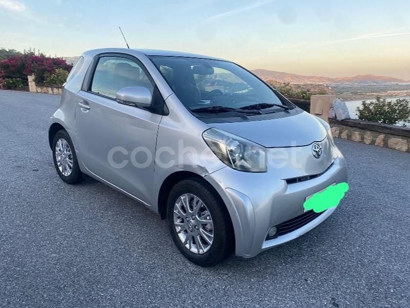 Gris / plata Usado 2010 Toyota iQ Utilitario | 5950 € - Imagen 1/4