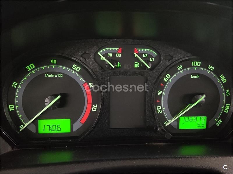 Usado Skoda Fabia 64 CV (47 kW) 2007 Negro Berlina