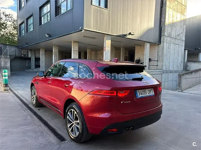 Usado Jaguar F-Pace R-Sport 180 CV (132 kW) 2017 Granate SUV