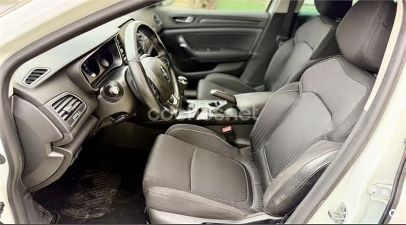 Usado Renault Mégane IV Life 90 CV (66 kW) 2017 Blanco Berlina