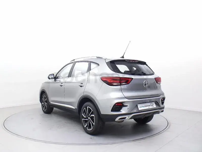 Usado MG ZS Luxury 106 CV (77 kW) 2025 Gris / plata SUV