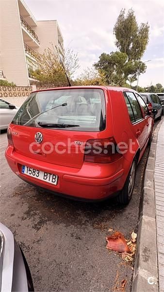 Usado VW Golf IV Highline 105 CV (77 kW) 2002 Rojo Berlina