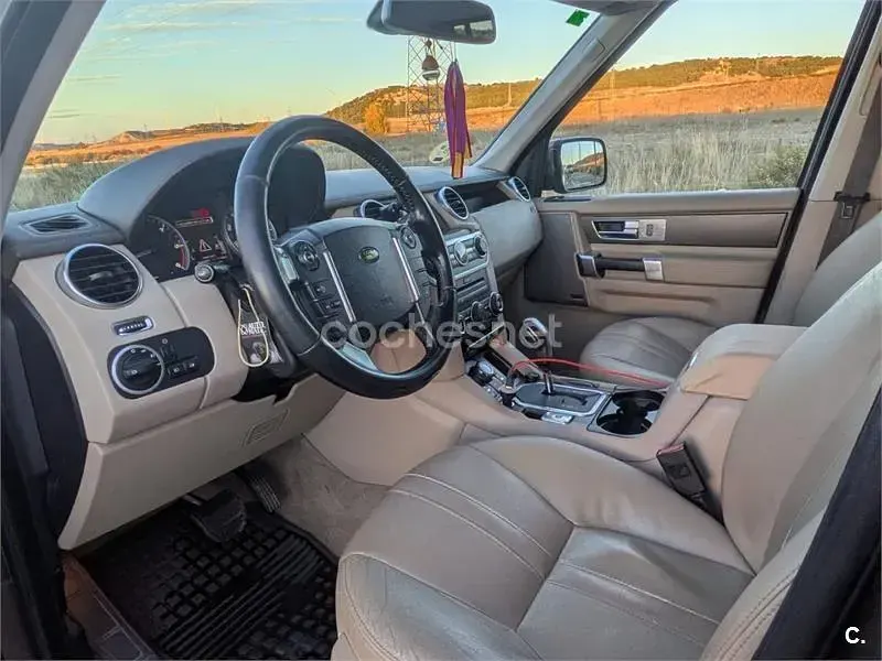 Usado Land Rover Discovery 4 SE 190 CV (139 kW) 2010 Gris / plata SUV