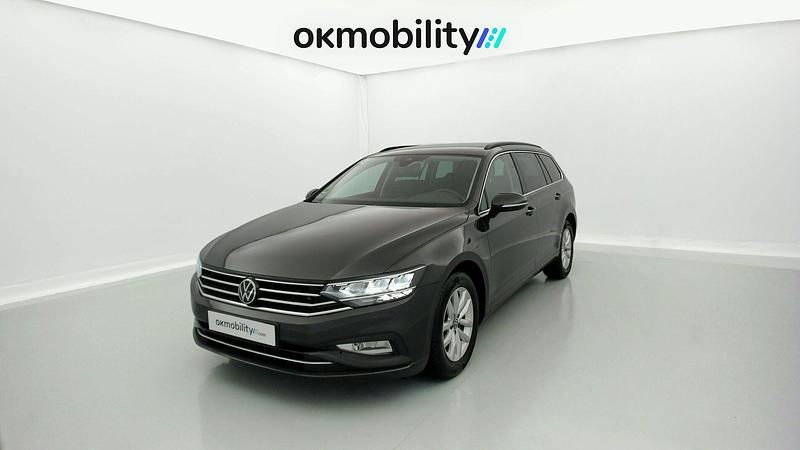Mangangrau metallic Usado 2021 VW Passat Business Familiar | 18.800 € (Buen precio) - Imagen 1/4