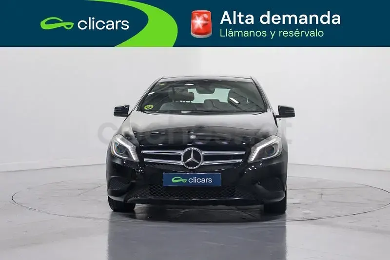 Käytetty Mercedes A180 Urban 109 HP (80 kW) 2014 Musta Sedan