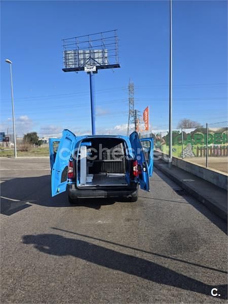 Usado Peugeot Partner Tepee Access 75 CV (55 kW) 2015 Azul Monovolumen