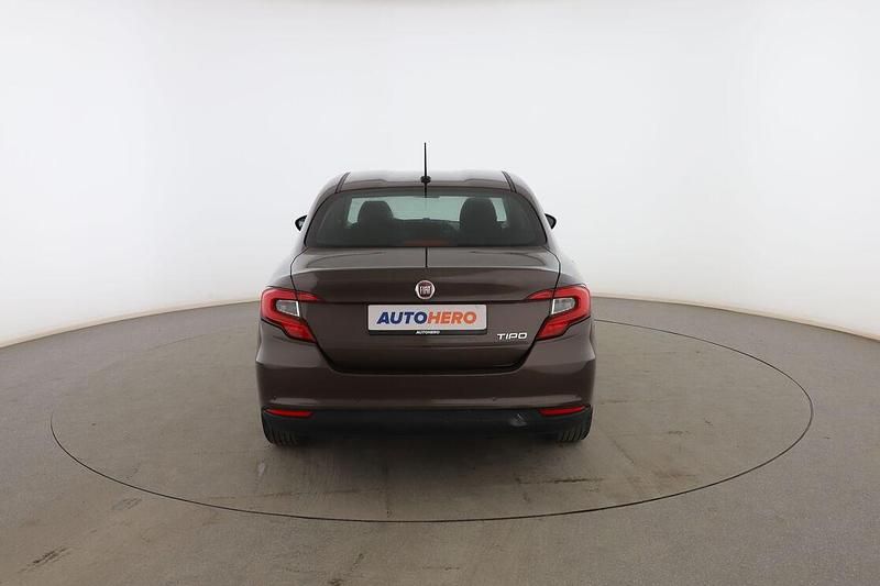 Usado Fiat Tipo Easy 95 CV (69 kW) 2016 Marrón Berlina
