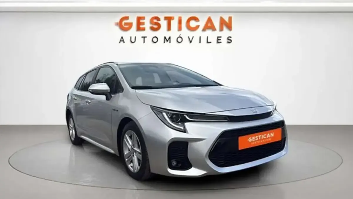 Usado Suzuki Swace GLX 122 CV (89 kW) 2021 Plateado Familiar