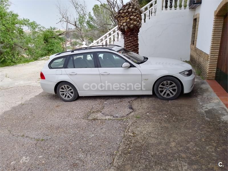 Blanco Usado 2007 BMW 318 Familiar | 7000 € - Imagen 1/3