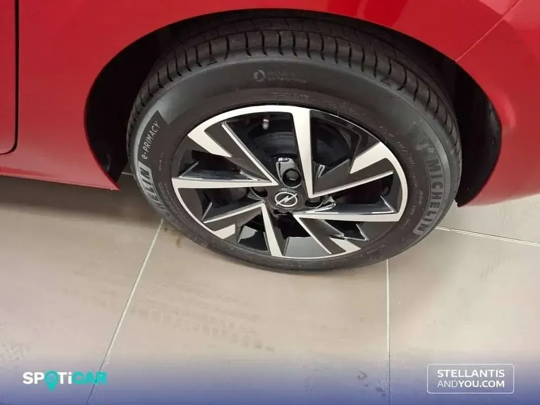 Usado Opel Corsa 101 CV (74 kW) 2025 Rojo Utilitario