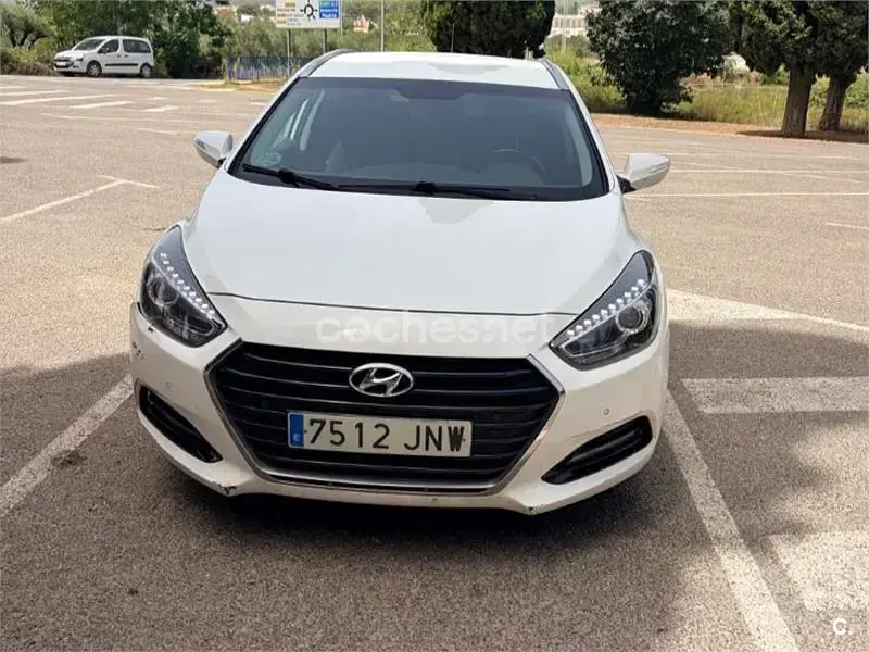 Usado Hyundai i40 115 CV (84 kW) 2016 Blanco Familiar