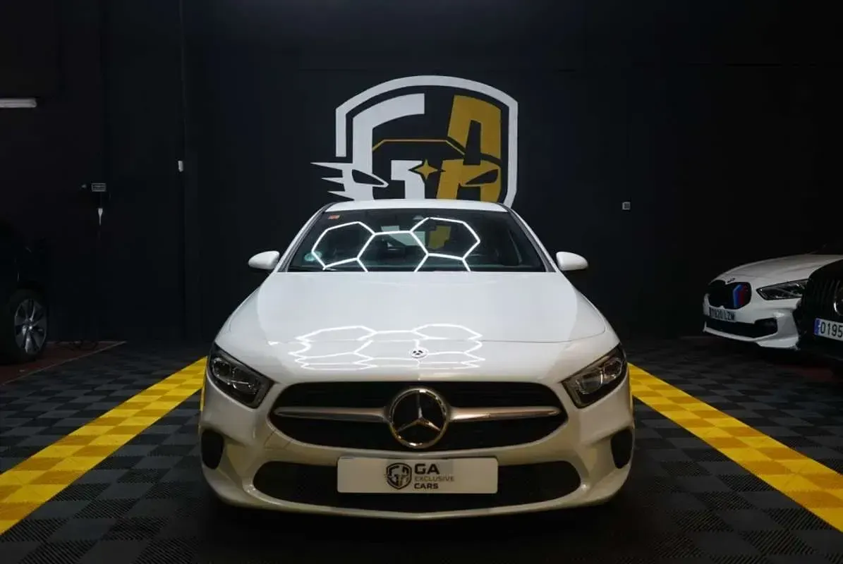 Usado Mercedes A180 116 CV (85 kW) 2018 Blanco Utilitario