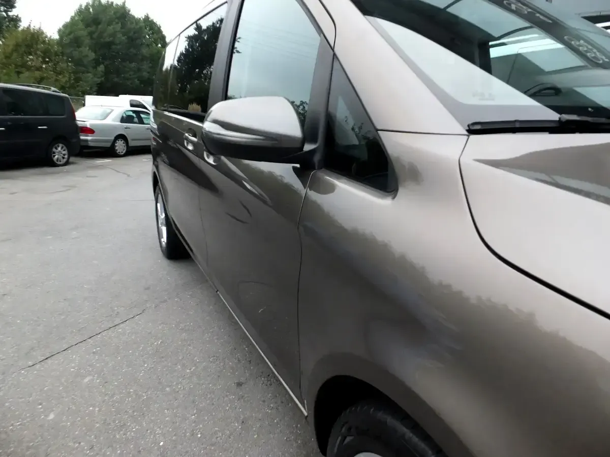 Usado Mercedes V220 163 CV (119 kW) 2017 Marrón Monovolumen