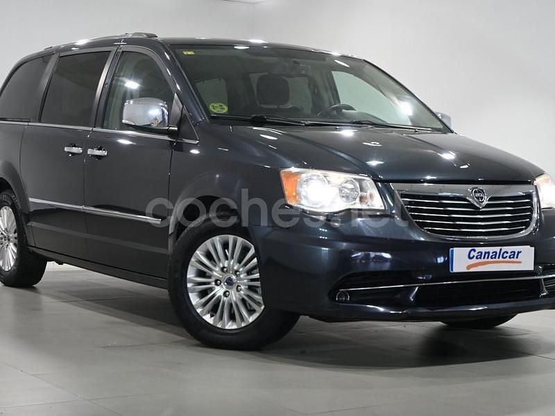 Usado Lancia Voyager Platinum 177 CV (130 kW) 2014 Negro Monovolumen