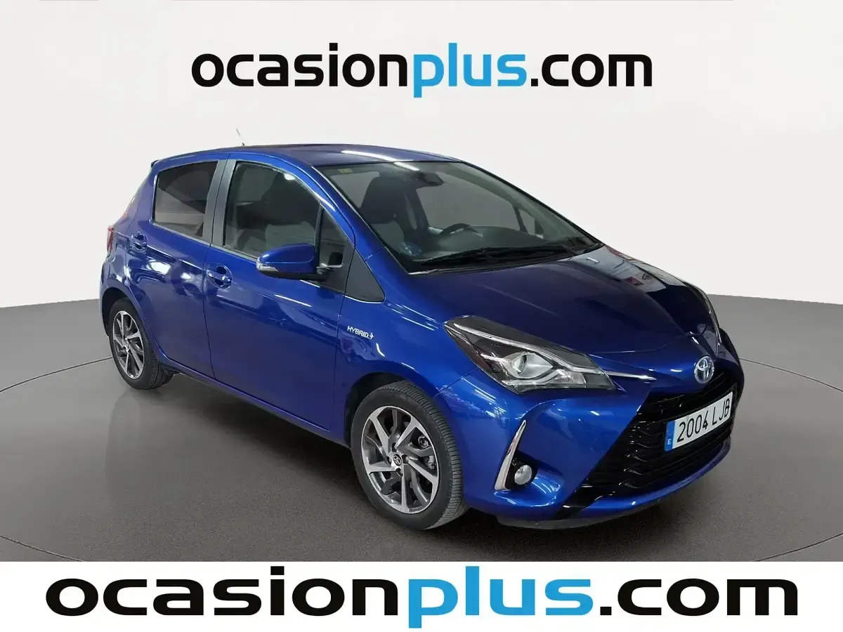 Käytetty Toyota Yaris Hybrid 100 HP (73 kW) 2020 Sininen Sedan