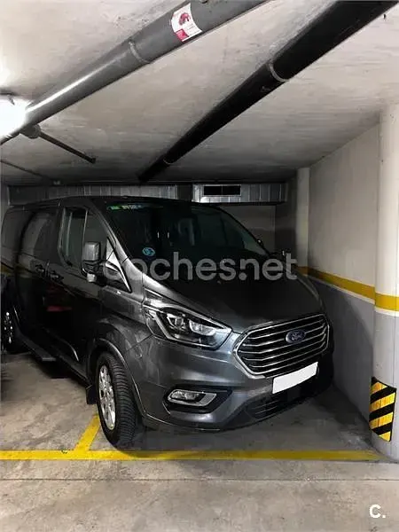 Usado Ford Tourneo Custom Titanium 130 CV (95 kW) 2018 Gris / plata Van