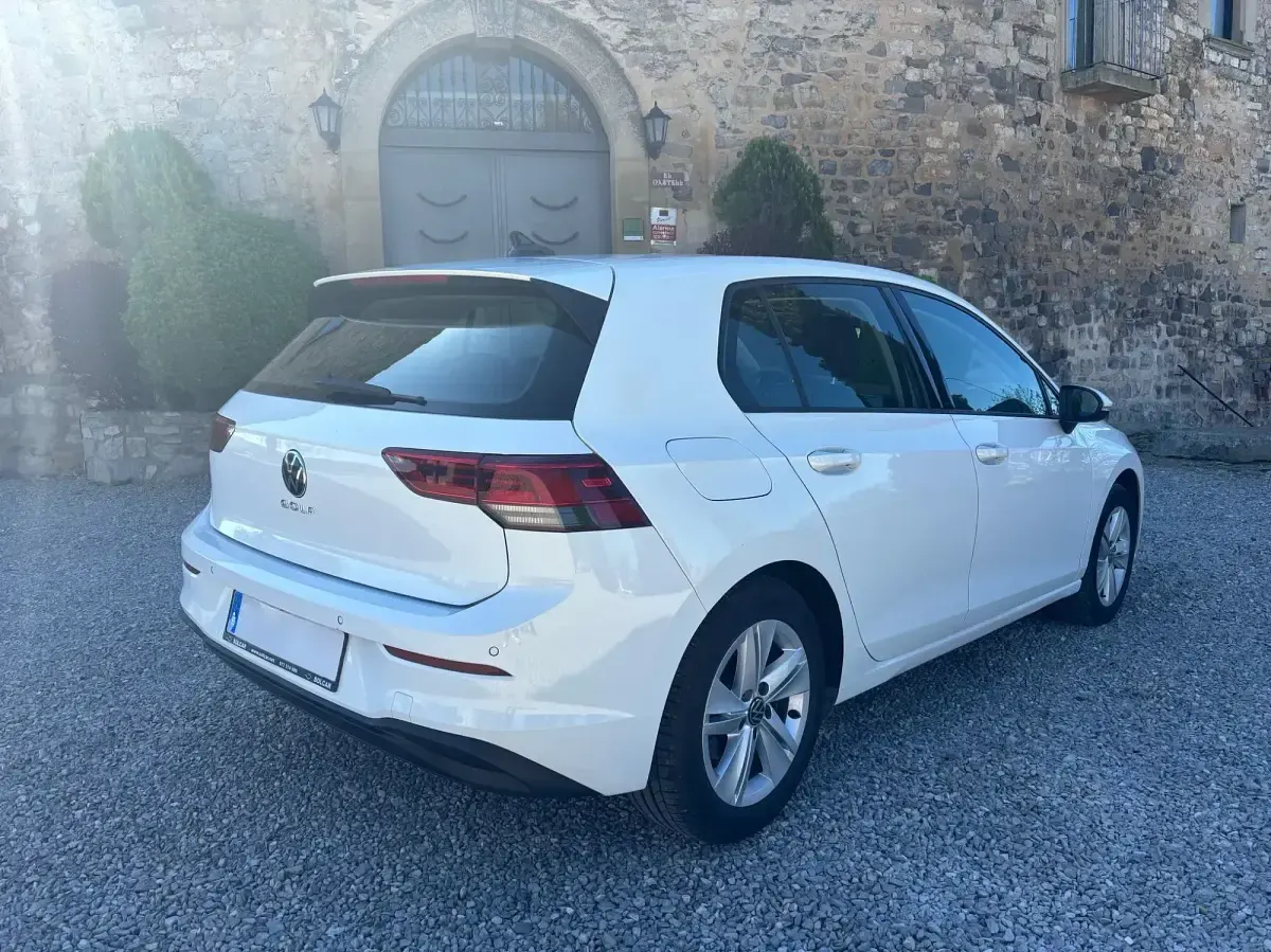Usado VW Golf VII Life 115 CV (84 kW) 2021 Blanco Utilitario