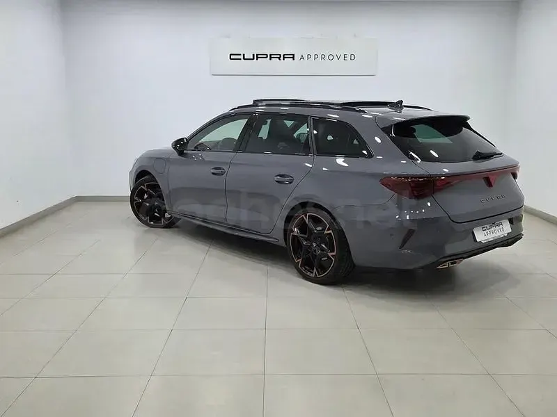 Nuevo Cupra Leon 204 CV (150 kW) 2026 Gris / plata Familiar