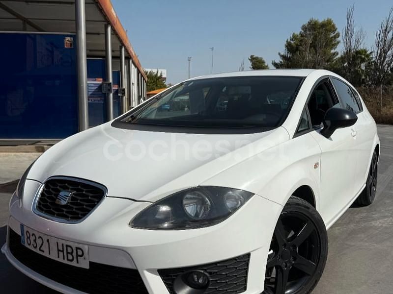 Blanco Usado 2011 Seat Leon Sport Berlina | 7000 € (Precio justo) - Imagen 1/4