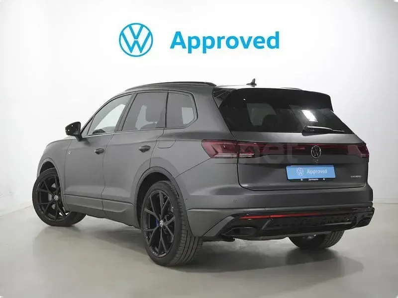 Usado VW Touareg R 462 CV (339 kW) 2024 Gris / plata SUV