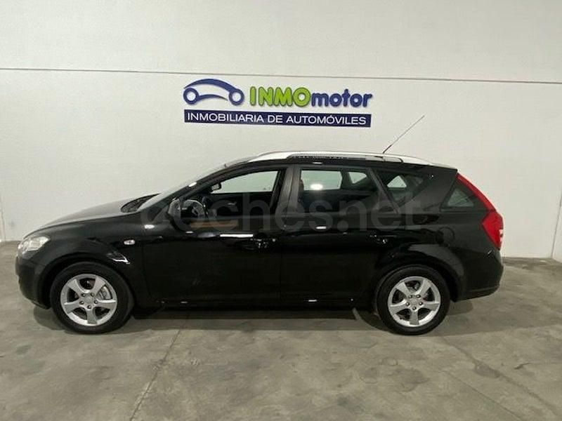 Usado Kia Ceed Active 115 CV (84 kW) 2009 Negro Utilitario