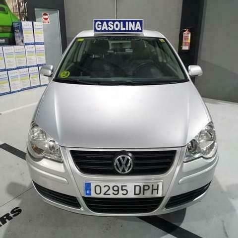 Usado VW Polo Advance 75 CV (55 kW) 2005 Gris Berlina