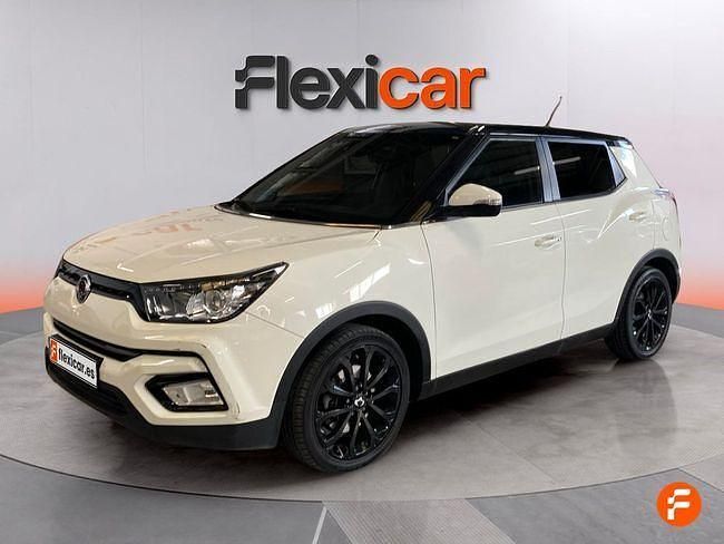 Usado Ssangyong (KGM) Tivoli 128 CV (94 kW) 2019 Beige SUV