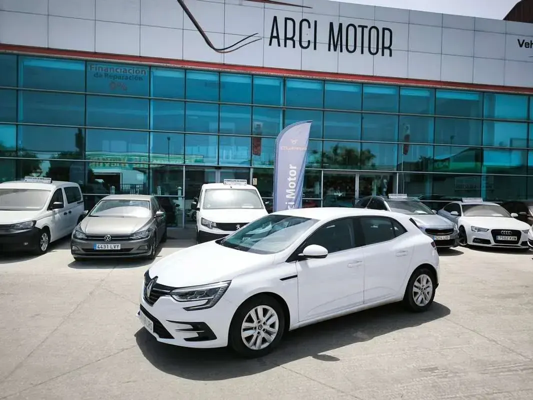 Usado Renault Mégane Intens 116 CV (85 kW) 2021 Blanco Utilitario