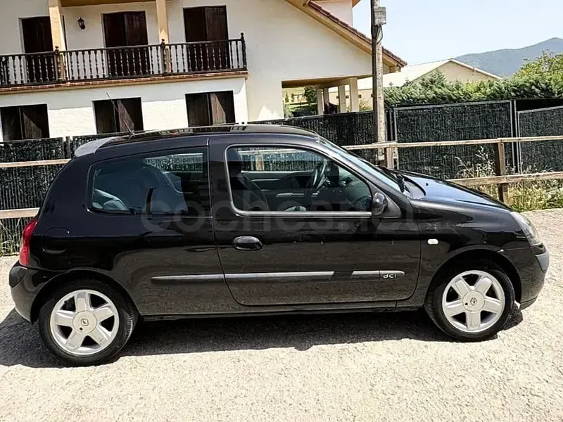 Usado Renault Clio II Expression 65 CV (47 kW) 2003 Negro Berlina