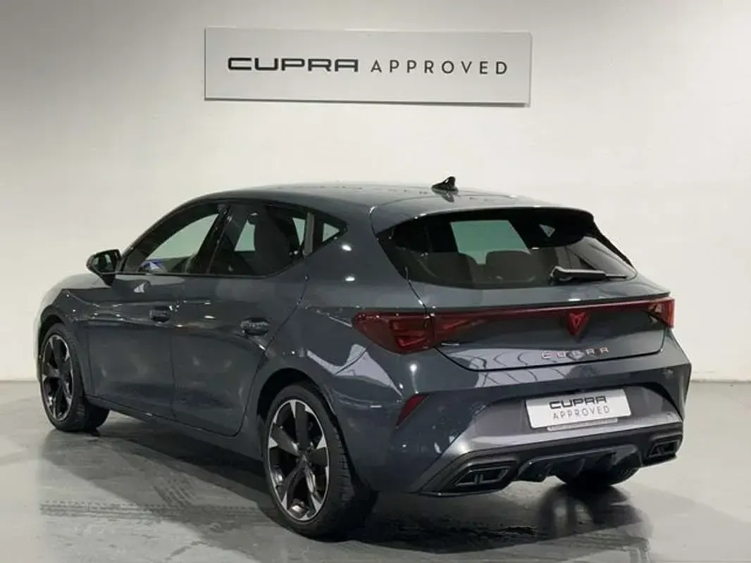 Usado Cupra Leon 150 CV (110 kW) 2025 Azul Utilitario